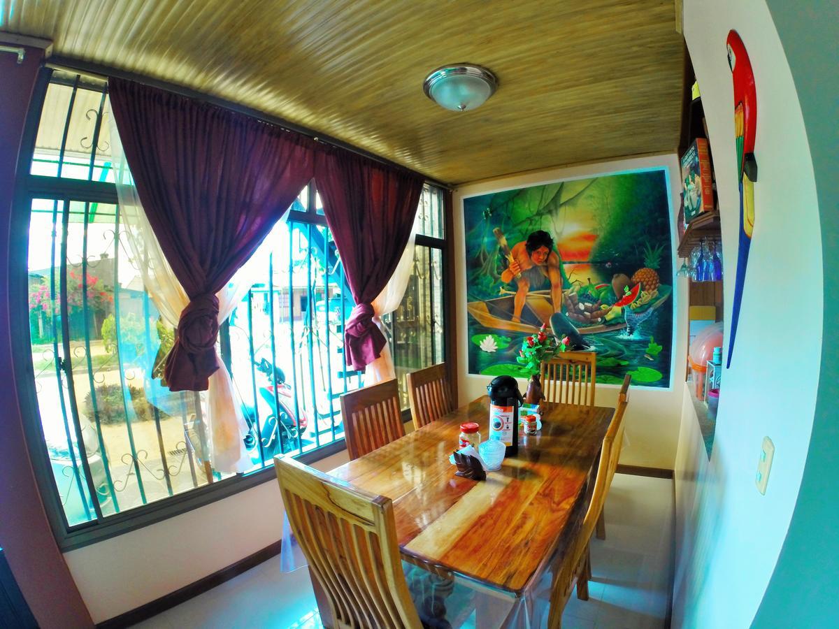 Hostal La Esperanza 莱蒂西亚 外观 照片